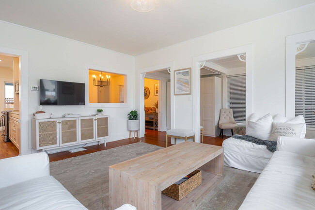 Building Photo - 334 Edmonds St