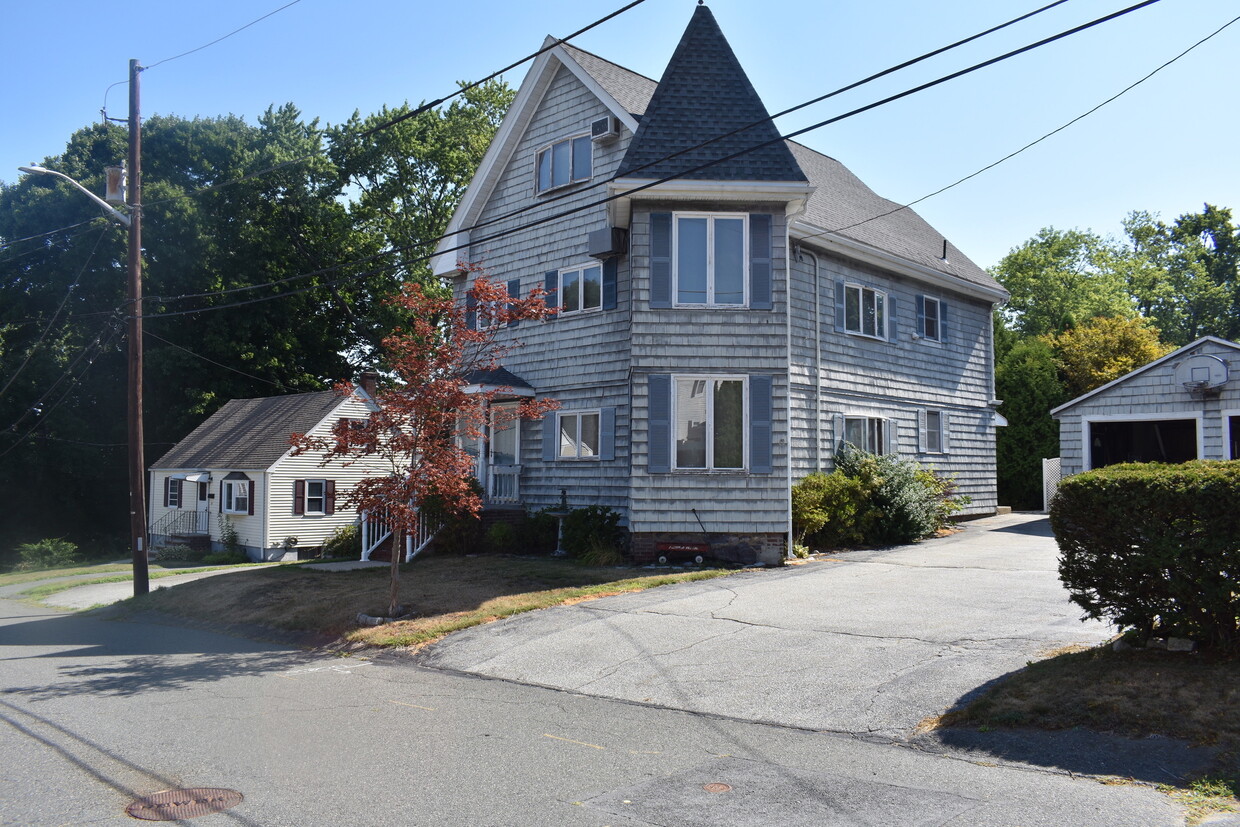 7 Belmont St Unit 1, Saugus, MA 01906 Apartments in Saugus, MA