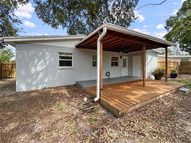 Building Photo - 2404 N Ramona Cir