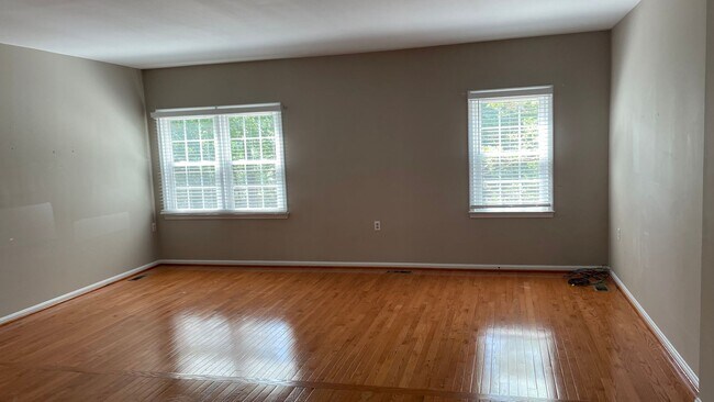 Building Photo - 2893 Seminole Rd
