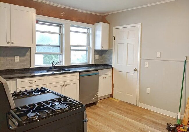 Building Photo - 58 Buzzells Ln