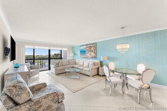 Building Photo - 4740 S Ocean Blvd