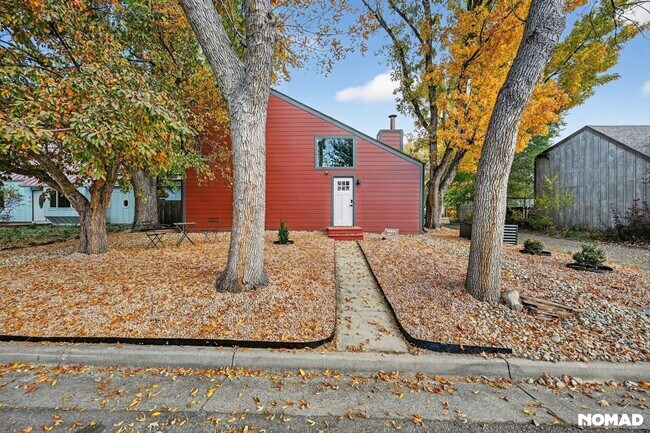 Building Photo - Freshly Renovated 3BR Single-Family House