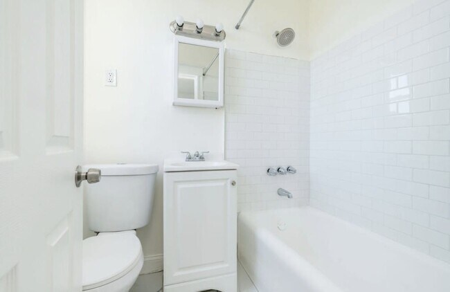 Foto del edificio - 2215 N 51st St