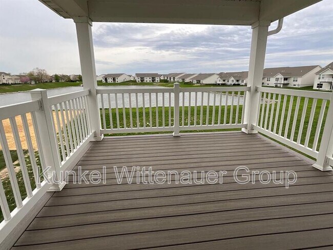 Foto del edificio - 812 Applewood Creek Dr