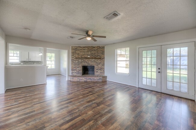 Building Photo - 1202 Dunbar Ave