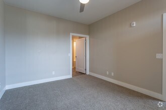 1BR, 1BA - 823 SF - FalconView