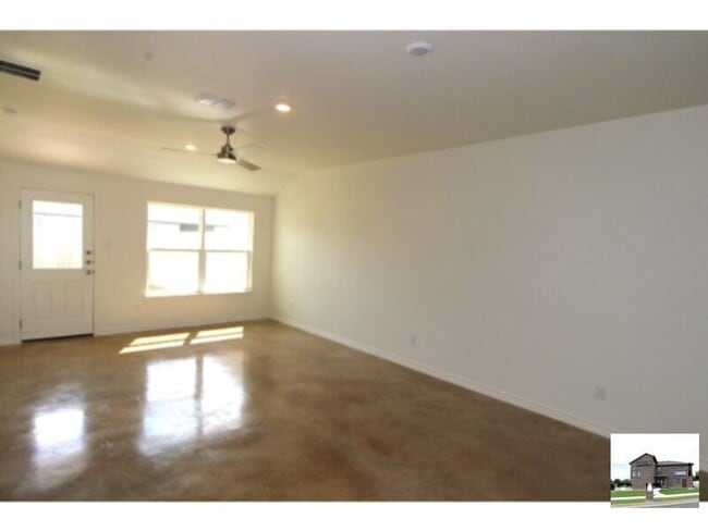 Foto del edificio - 1173 Lindsey Dr