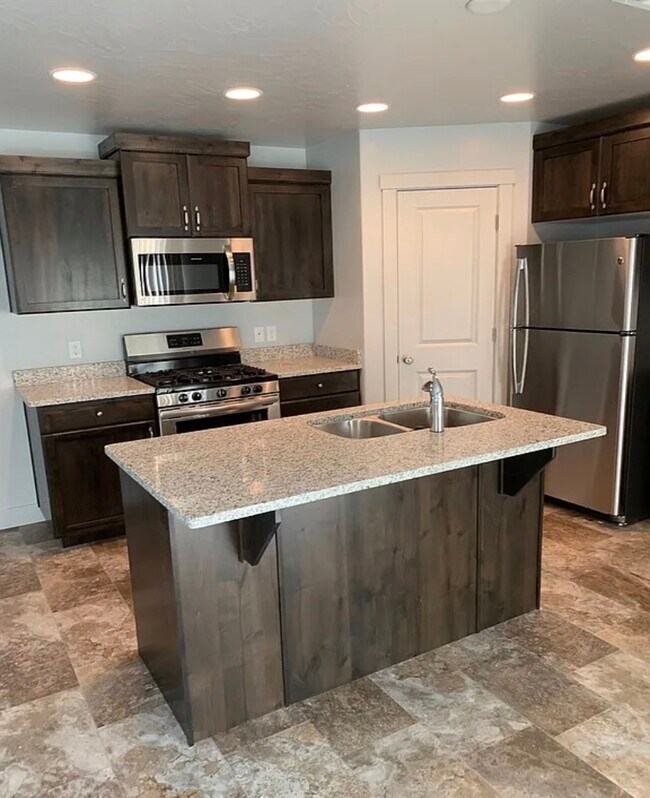 Building Photo - 3104 S Relic Ridge Dr