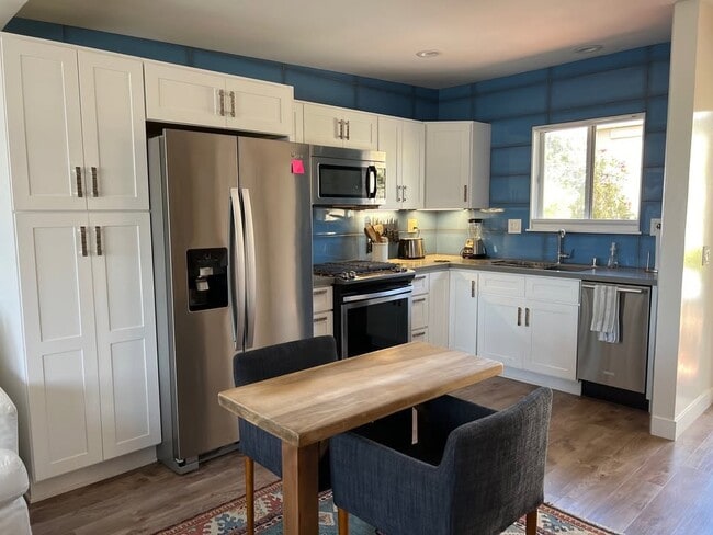 The Sandbar - Fully equipped with all the housewares you need - 1026-1036 Gaviota Dr