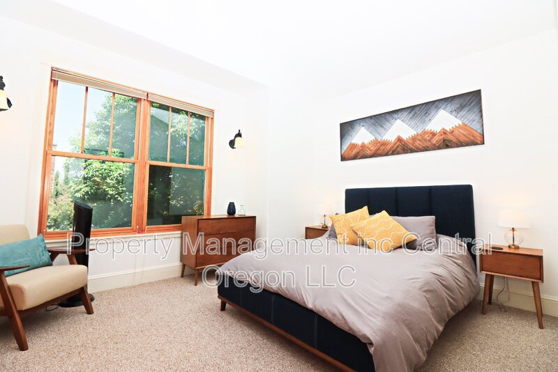 Foto principal - 577 W Jefferson Ave