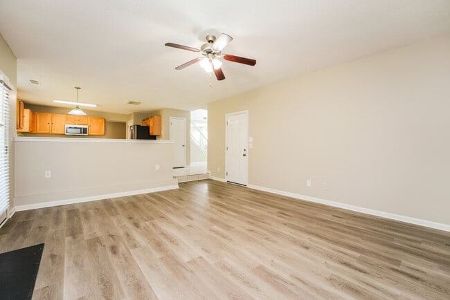 Building Photo - 4097 Rosebud Park Dr