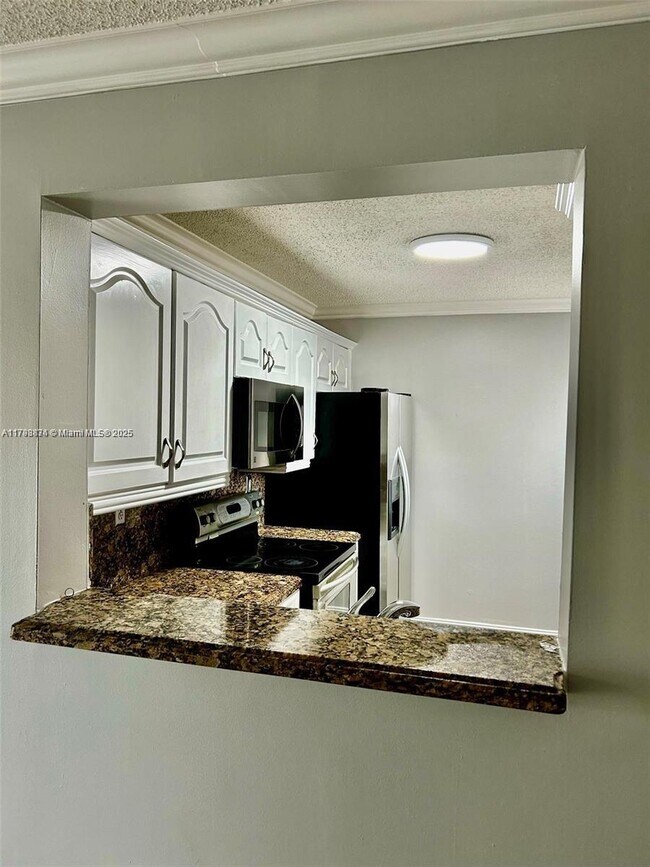 Foto del edificio - 15711 SW 137th Ave