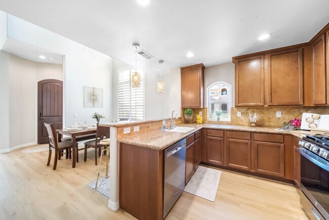 Foto del edificio - 52154 Rosewood Ln