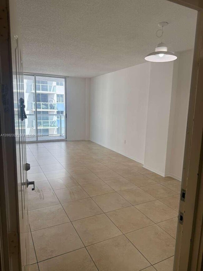 Foto del edificio - 5099 NW 7th St