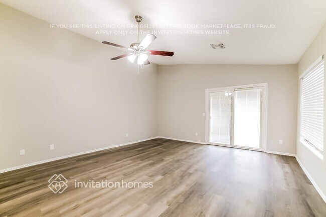 Foto del edificio - 3111 W Louise Dr