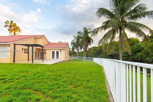 Foto del edificio - 4148 SW 153rd Ter