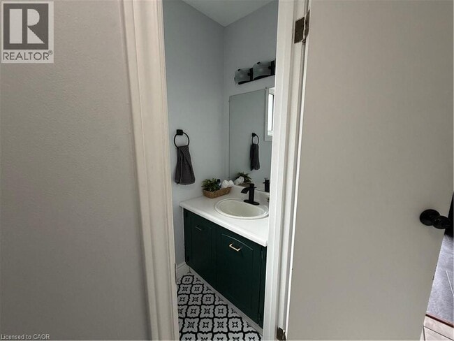 Building Photo - 46 Cedarwoods Crescent