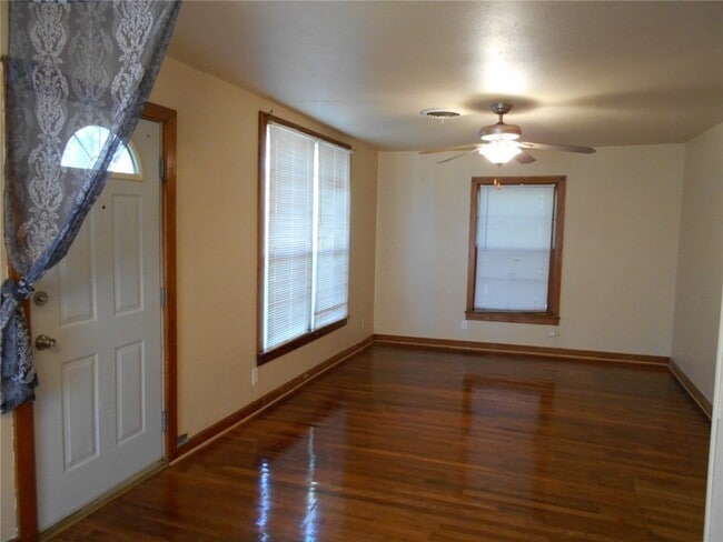 Building Photo - 309 Wilton Dr