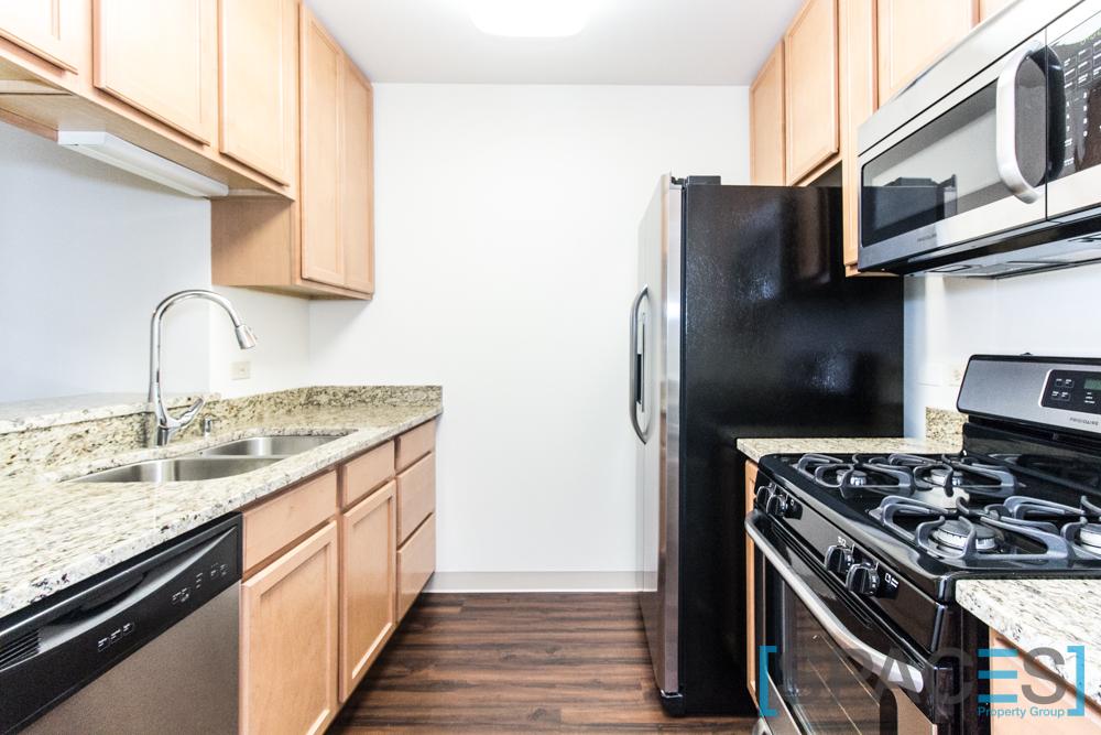 Foto principal - 551 W North Ave