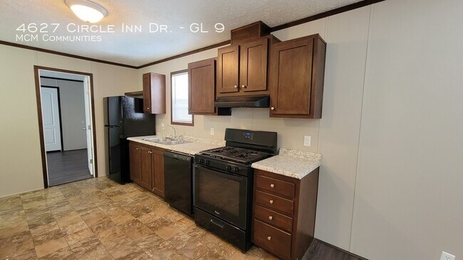 Building Photo - 4627 Circle Inn Dr