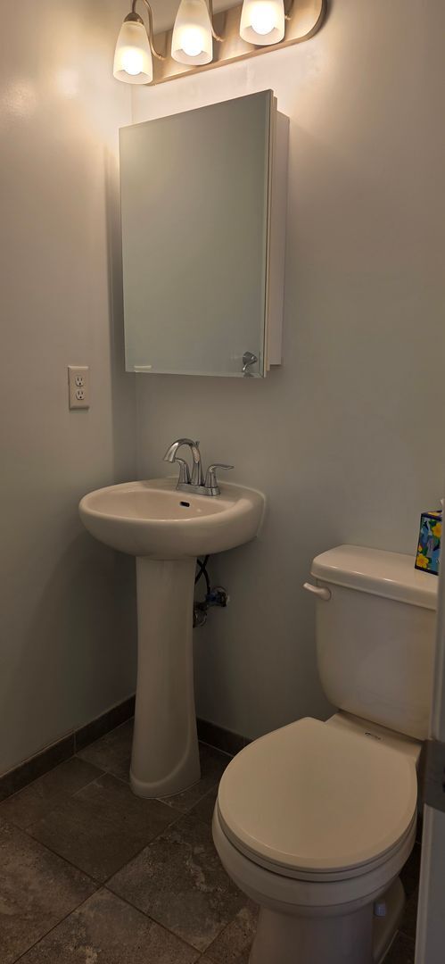 Foto del edificio - Convenience Meets Charm in This Frederick Gem!