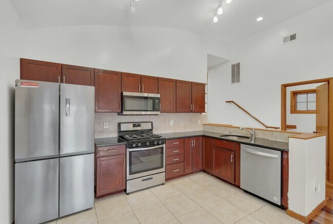 Foto del edificio - 6302 Jefferson St
