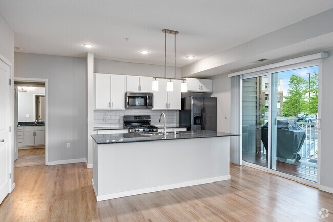 2HAB, 2BA - 1215 pies cuadrados - Cocina - Heights of Mendota Apartments