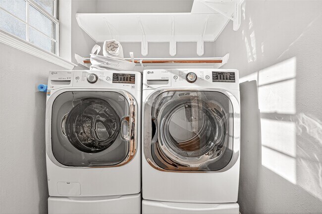 Building Photo - 14015 Wheatbridge Dr