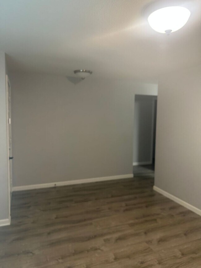 Foto del edificio - UPDATED Northeast side Home - Close NE YMCA