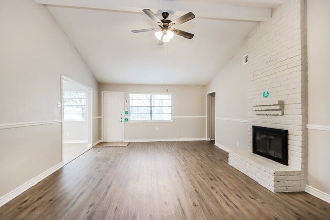 Foto del edificio - 4931 Fitzwater Dr