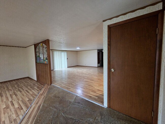 Foto del edificio - Spacious Cottage on 1/2 Acre Lot