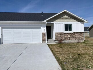 Building Photo - 3685 E Gample Ave
