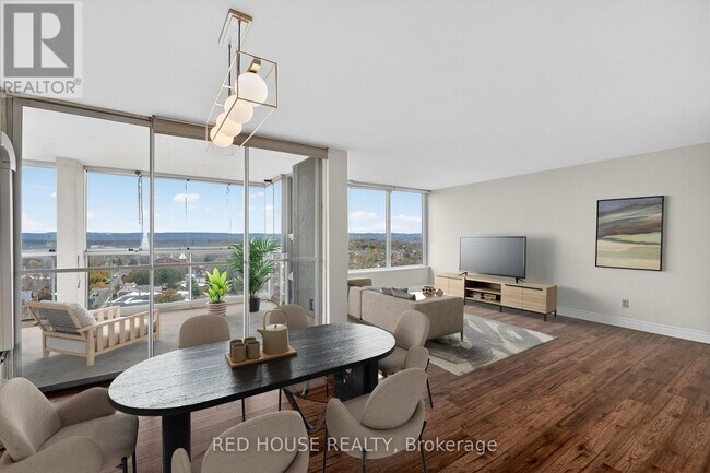 Photo du bâtiment - 75 Queen St N