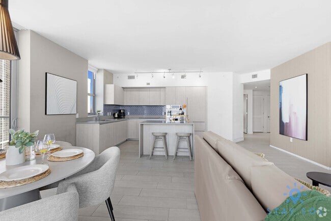 Building Photo - 4010 S Ocean Dr