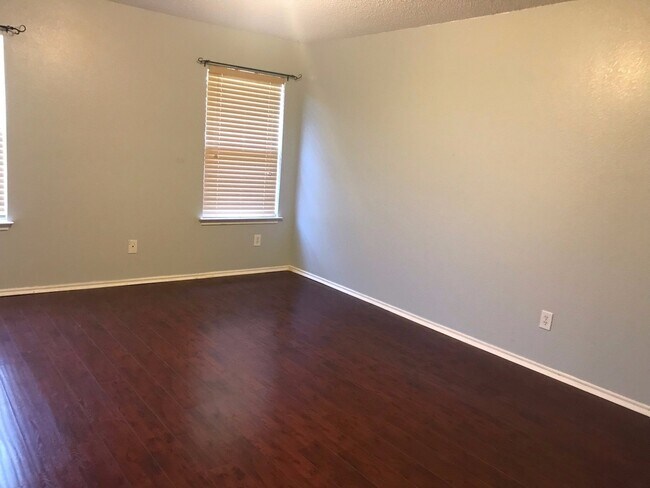 Foto del edificio - 3820 Bandera Ranch Rd