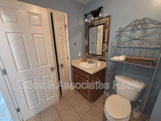 Foto del edificio - 2228 Stornoway Ct