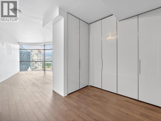 Building Photo - 838 W Hastings St