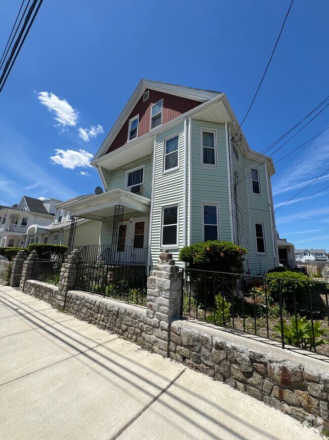 Building Photo - 48 Highland Ave