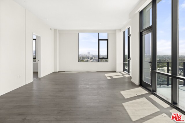 Foto del edificio - 2435 S Sepulveda Blvd