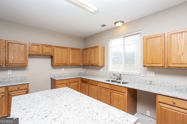 Foto del edificio - 475 Brookford Ct