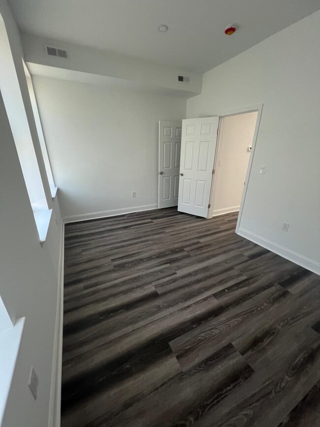 Building Photo - Harlem