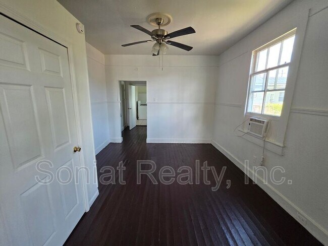 Foto del edificio - 2153 Hope St