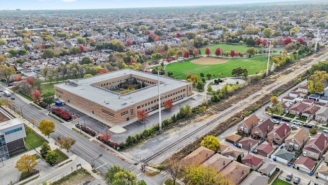 Building Photo - 3612 W 55th St