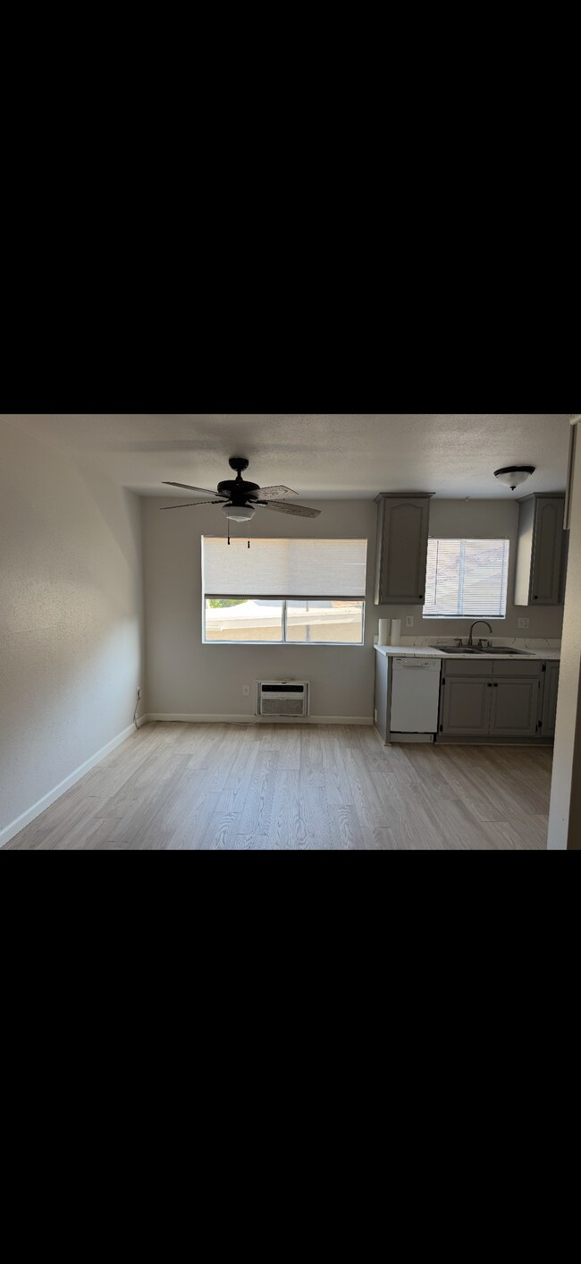 Foto del edificio - 522 Serrano Ave