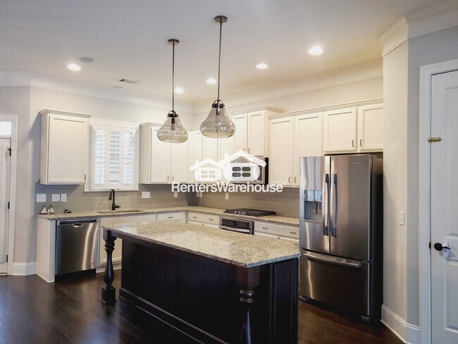 Foto del edificio - 922 Canterbury Ln NE