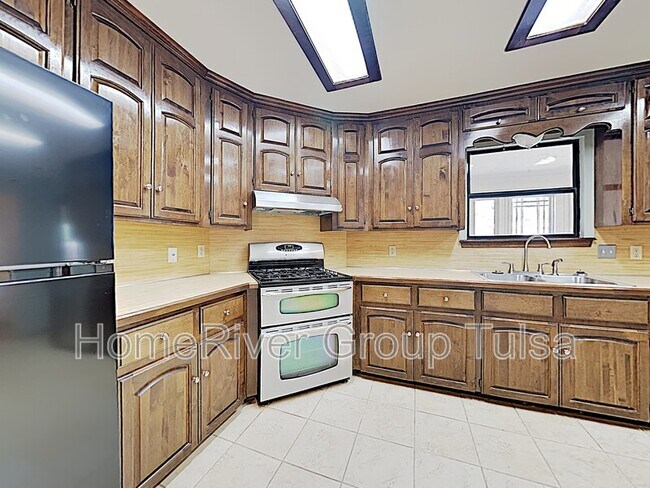 Foto del edificio - 11105 E 98th St N