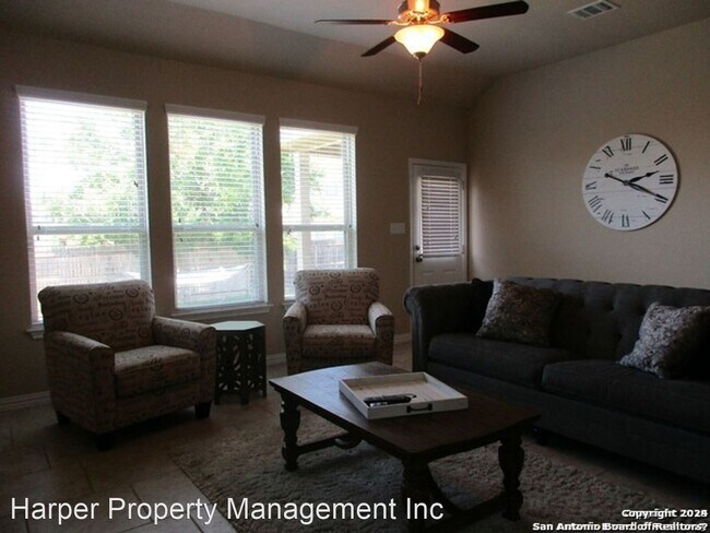 Foto del edificio - 4 br, 2.5 bath House - 5919 Akin Elm