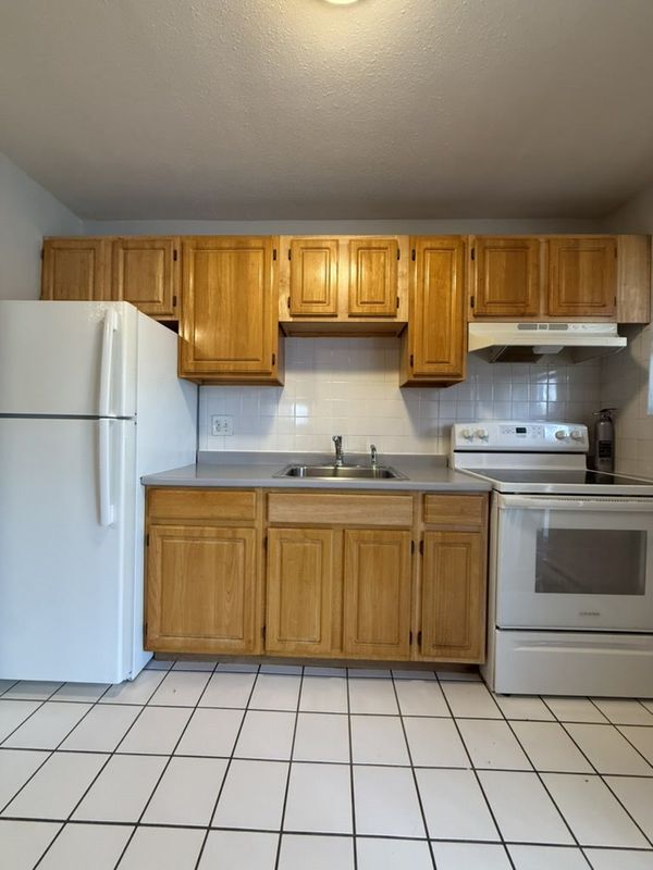 Foto del edificio - 565 Hyde Park Ave