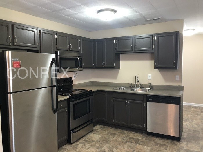 Building Photo - Beautiful Ranch Home With Huge Backyard!!